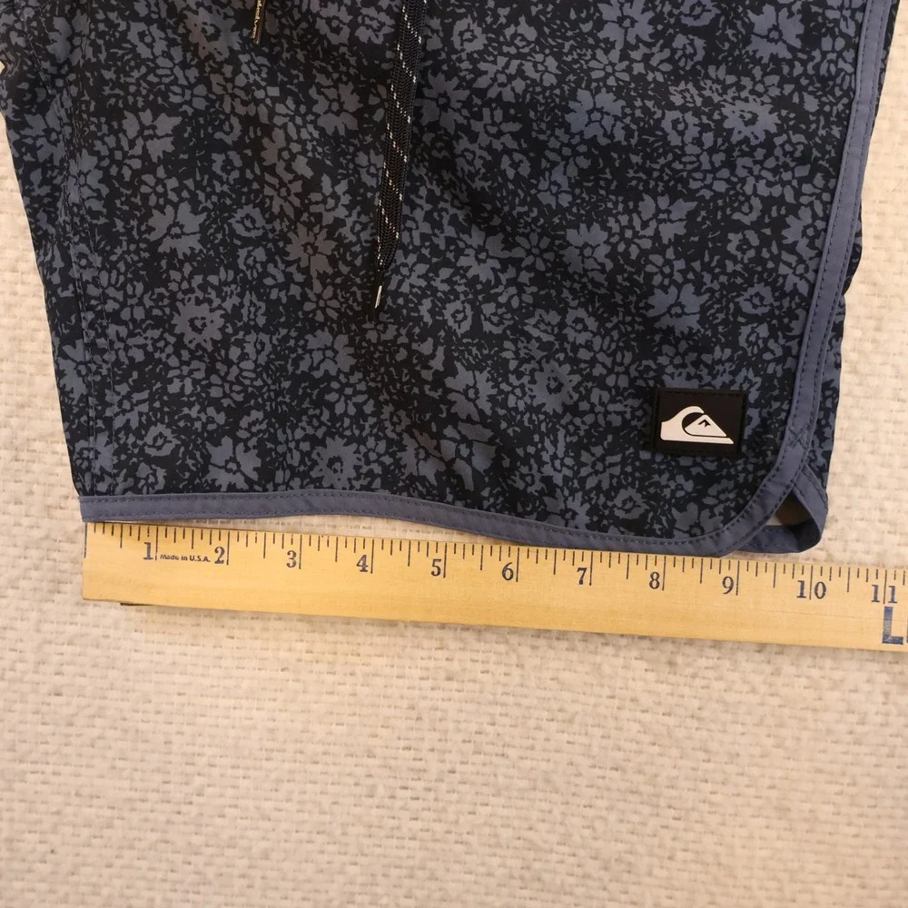 Quiksilver Mens Small Swim Trunks Navy Blue Floral Print Mesh Lined Stretch